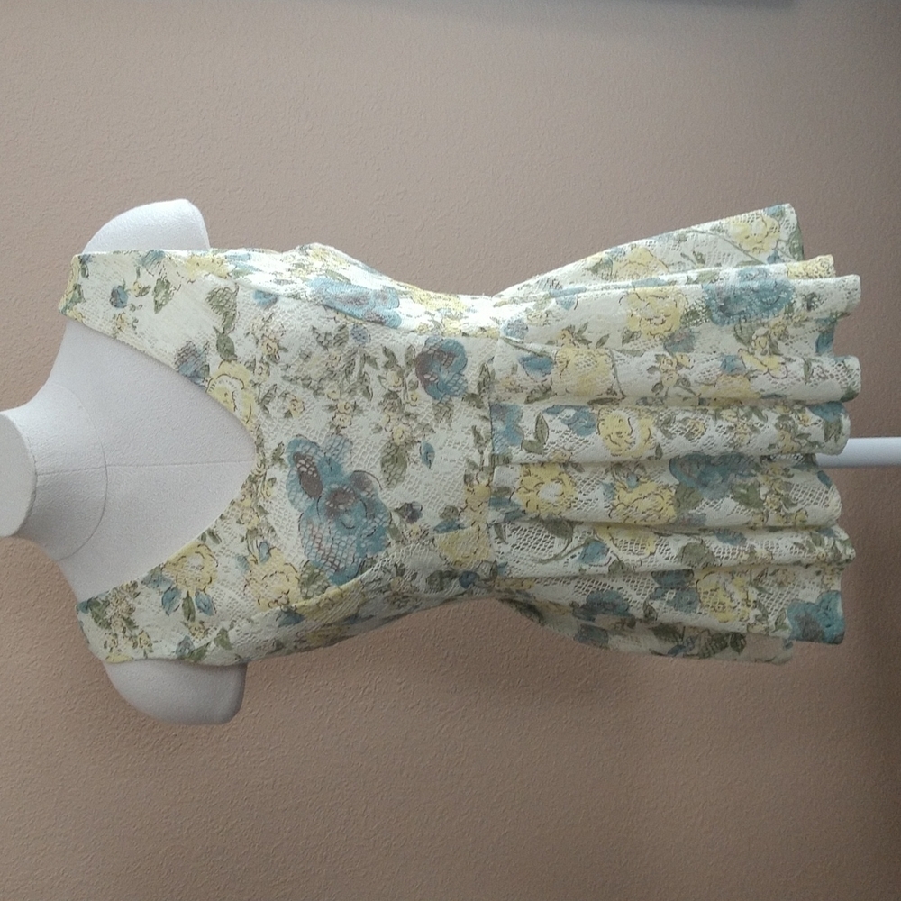 Love Riche Lace Peplum Sleeveless Top Size S